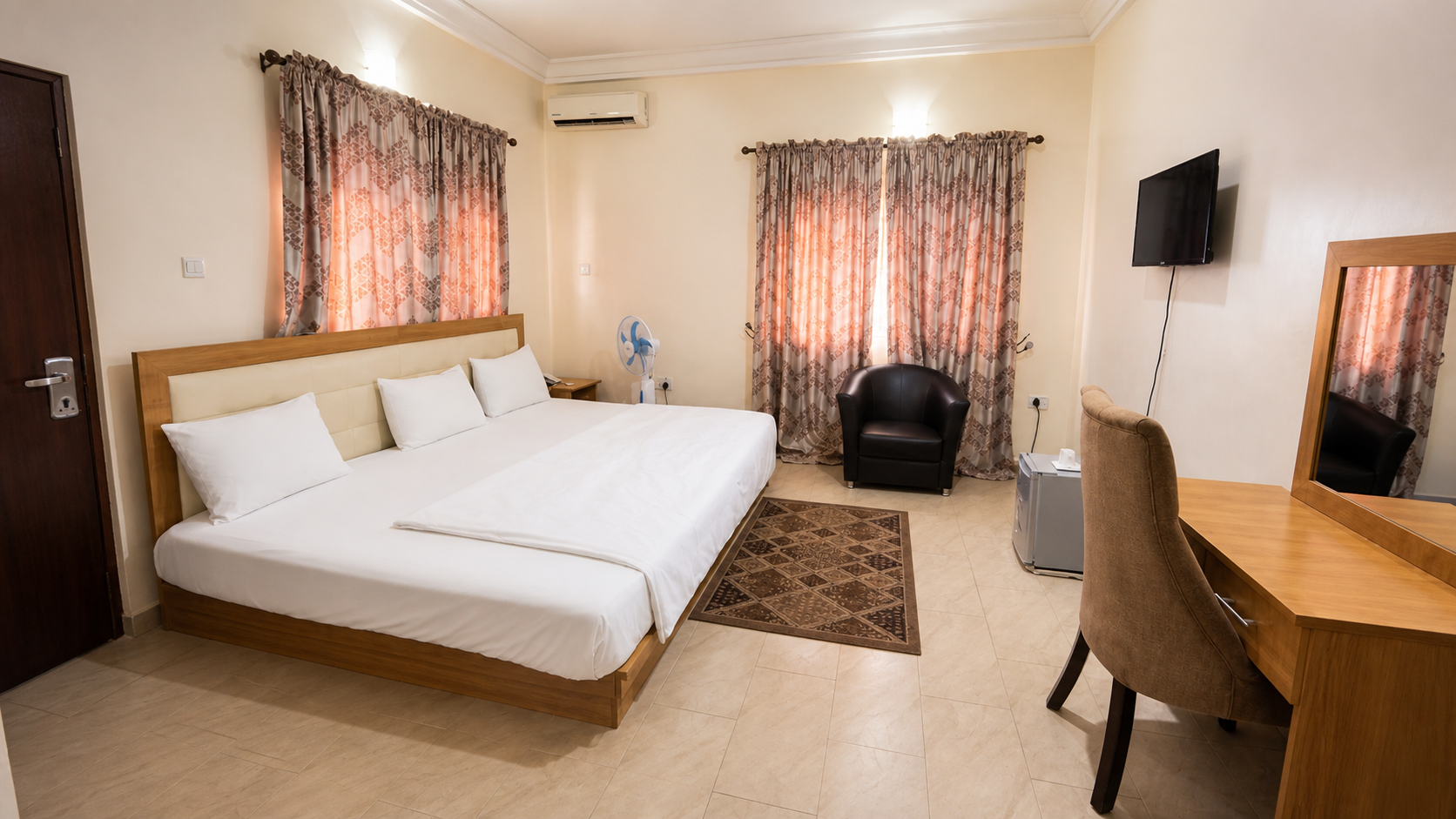 DOUBLE BED at GRACEDAY INN
